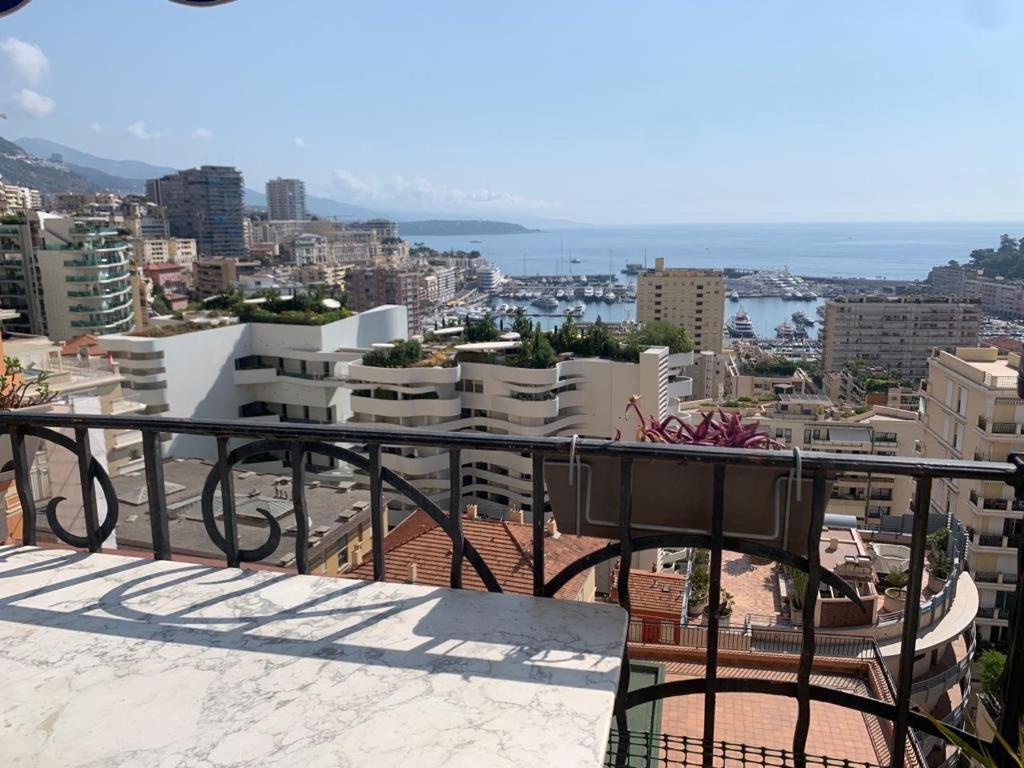 Plein Coeur De Monaco, A 300 Metres A Pied Du Port De Monaco, 4 Pieces Dans Des Escaliers Vue Mer Exceptionnelle Eksteriør bilde